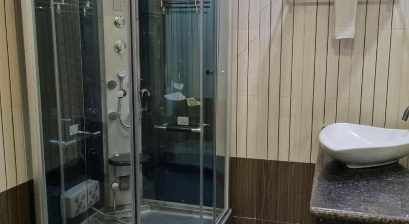 Image of Executive Deluxe 14