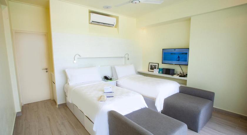 Image of 2 Bedroom Beach House Sea View 8