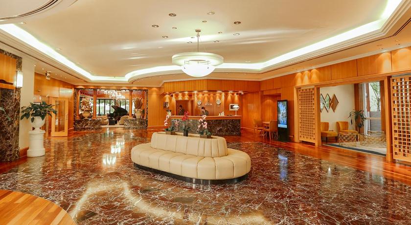 Dubai Marine Beach Resort & Spa - image 6
