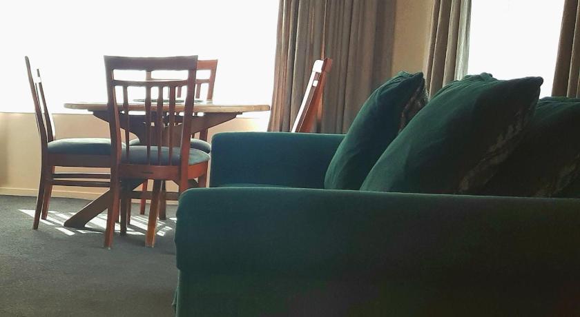 Aaron Court Motel photo