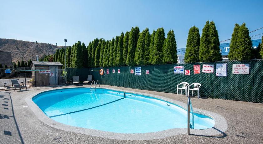 Super 8 By Wyndham Kamloops East photo