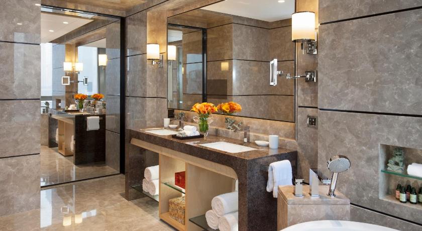 Image of Premier Room with two double beds 3