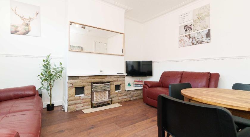 St Johns House - image 2