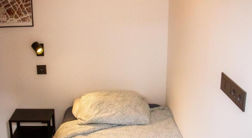 Image of Standard Twin - Shared Bathroom 8
