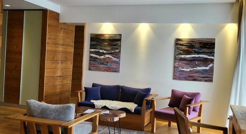 Image of Duplex Suite 7