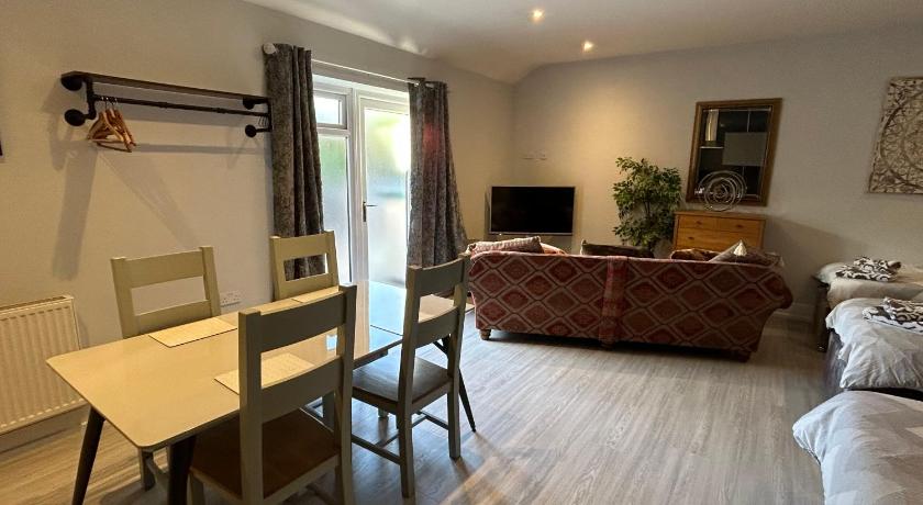Southernwood - Family Studio photo