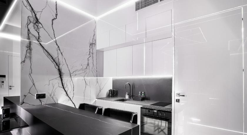 Apartamenty Sky Tower z Wanna Przy Oknie photo