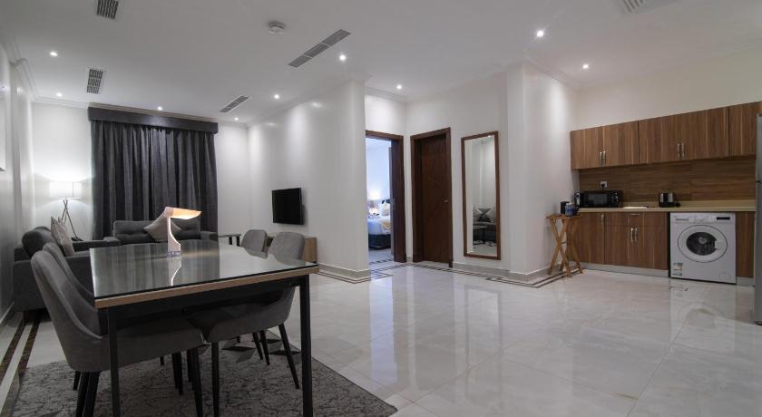 The Gate Hotel and Apartments - image 6