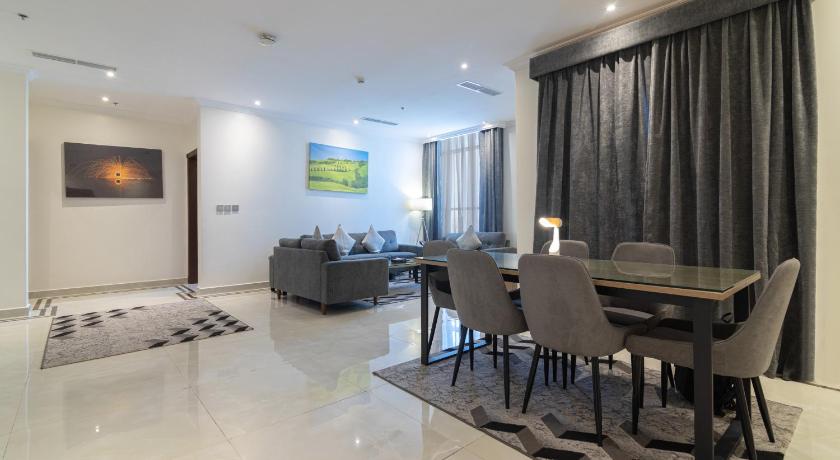 The Gate Hotel and Apartments - image 4