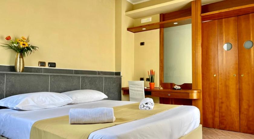 Image of Junior Suite with Hot Tub and Terrace - Non-Smoking 0