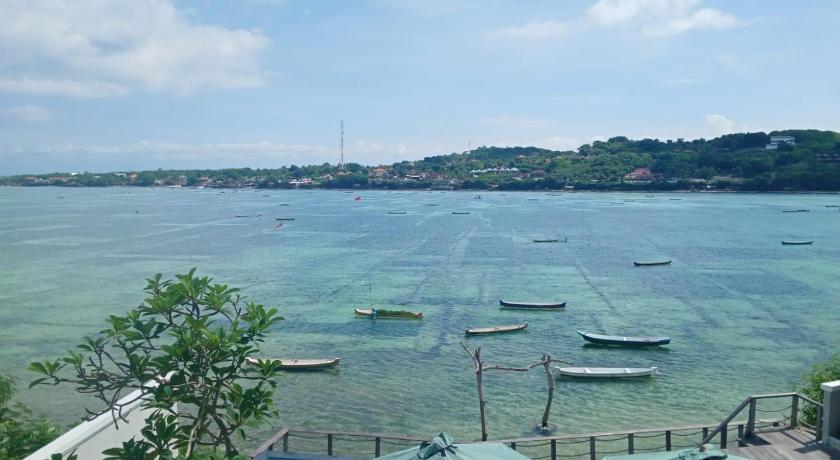 Ceningan Beachside Villas photo