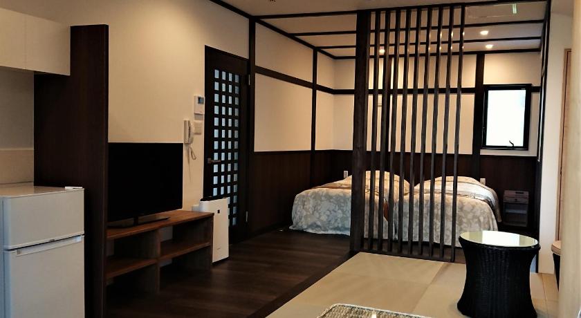 a room with a bed, a table, and a window, Hananoyado Yumefuji in Fujikawaguchiko