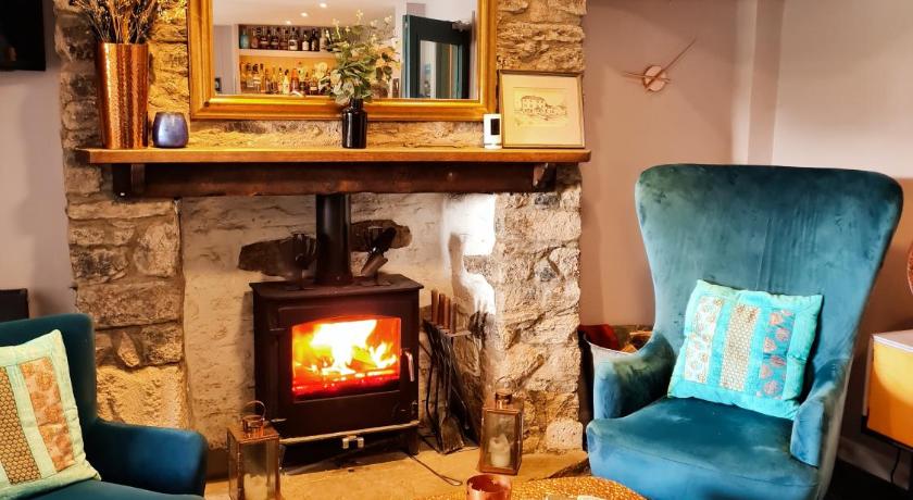 Buckfastleigh Furzeleigh Mill Inn Hotel restaurant