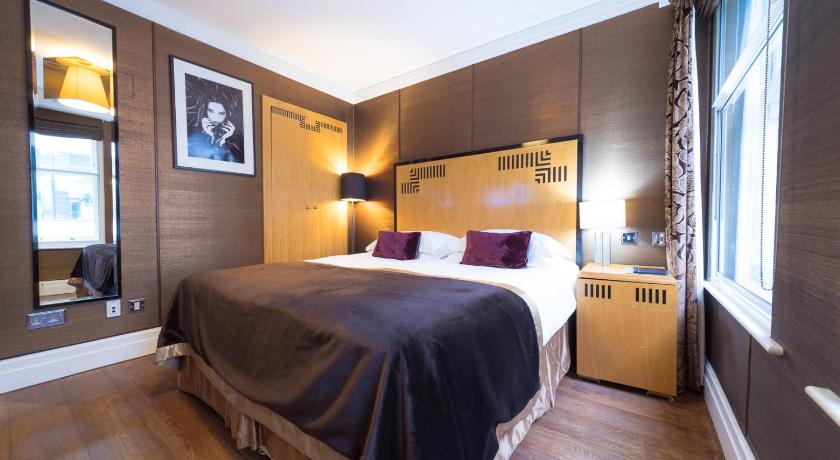 Image of Compact Room 1