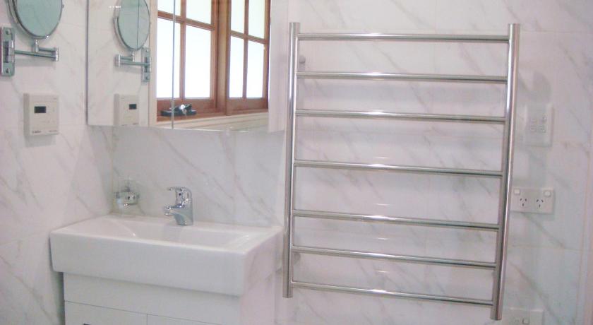 Tahara Cottage photo