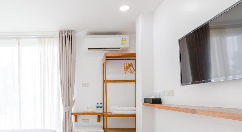 Image of Superior Twin Room - Non-Smoking 8