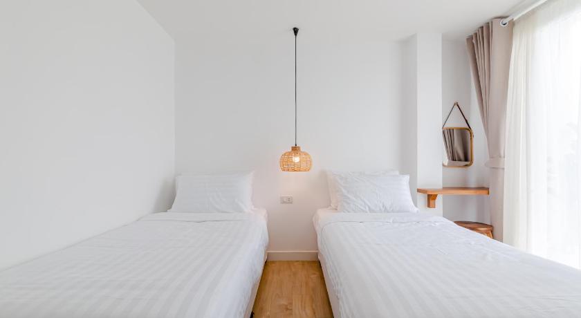 Image of Superior Twin Room - Non-Smoking 4