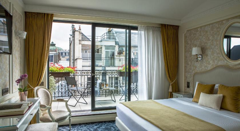 Изображение на Суит с тераса (Suite with Terrace) 0