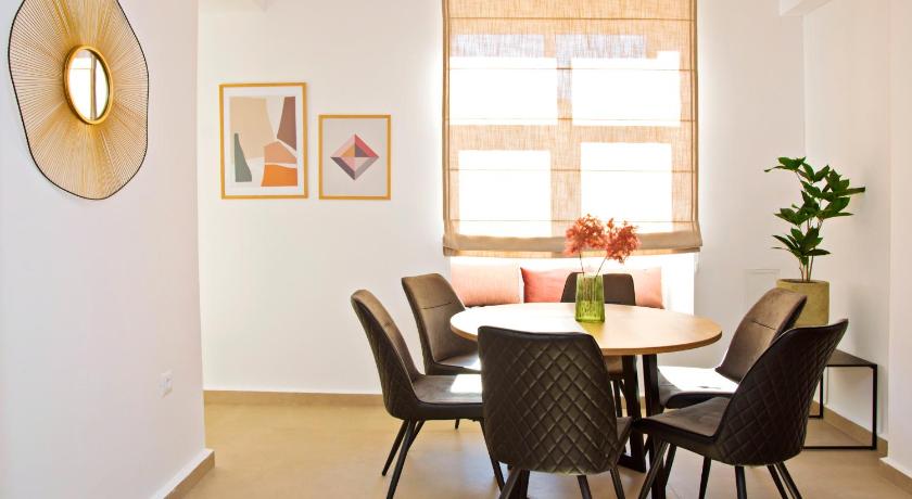 Apartments & Rooms Flowers