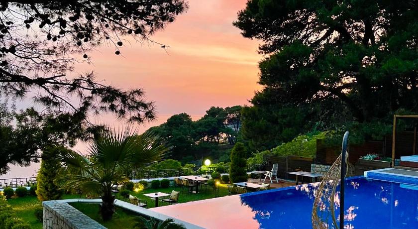 Pino Boutique Hotel — Hotel in Ulcinj