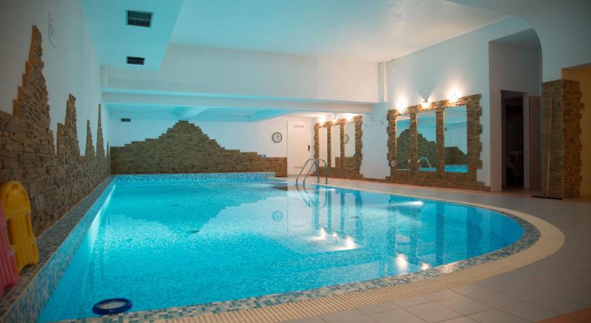 Apartament Radowid 15 w centrum z basenem photo