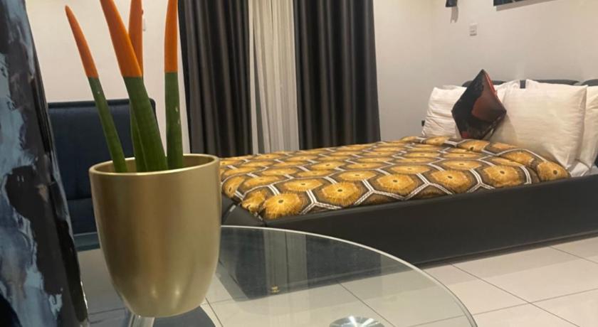 The VVIP Luxury Apartments @ Gardens photo