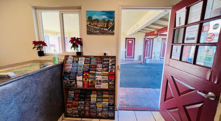 Town and Country Inn photo