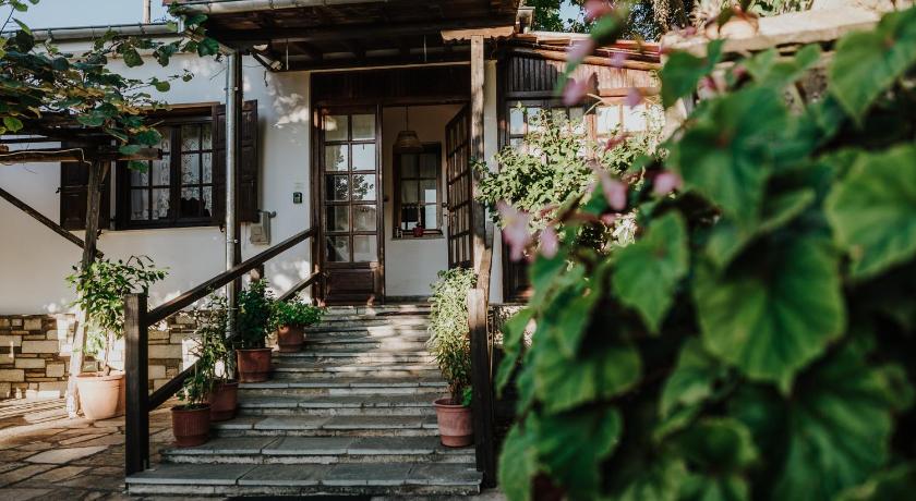 Traditional House In Portaria — Hotel in Portaria