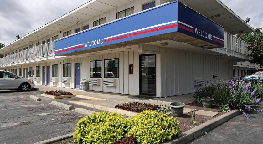 Motel 6-Amherst, OH - Cleveland West - Lorain — Hotel in Amherst (OH)