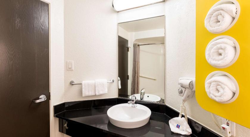 Motel 6-Irving, TX - DFW Airport North photo