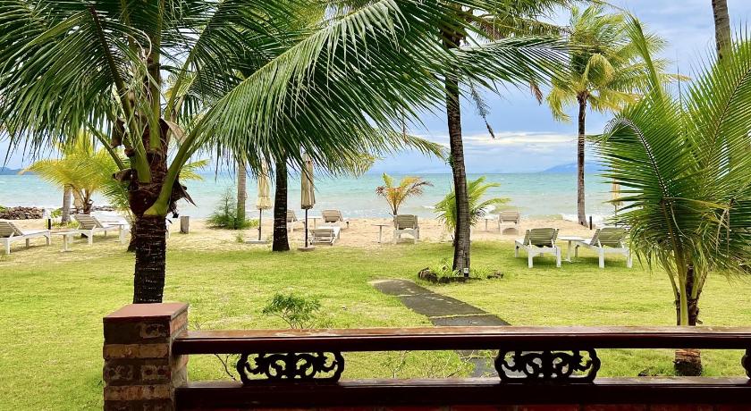 Image of Deluxe Beach Front 5