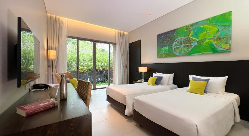 Image of Deluxe Twin Room - Pool Wing 1