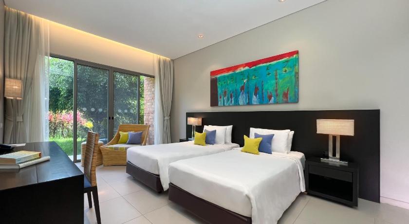 Image of Suite Twin Bed 1