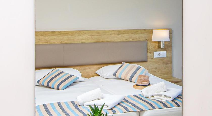 Image of Superior Triple Studio with Sea View 9