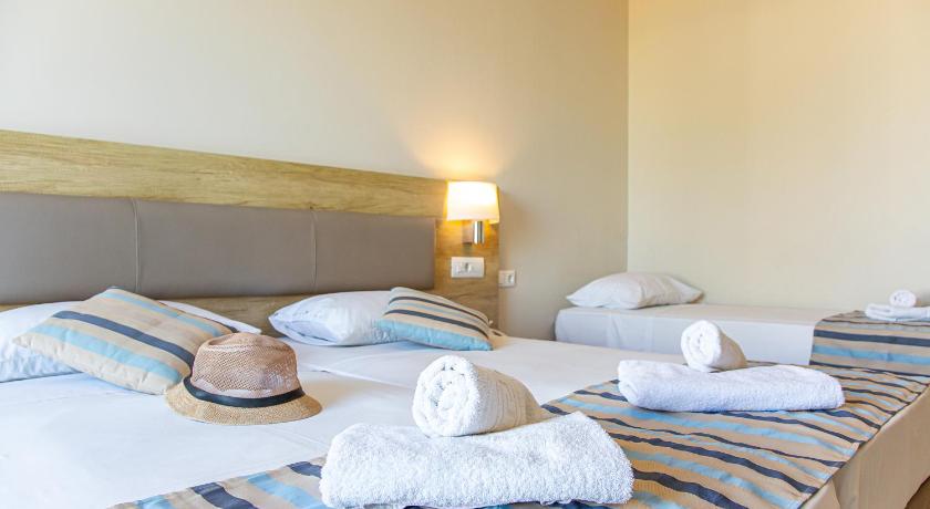 Image of Superior Triple Studio with Sea View 7