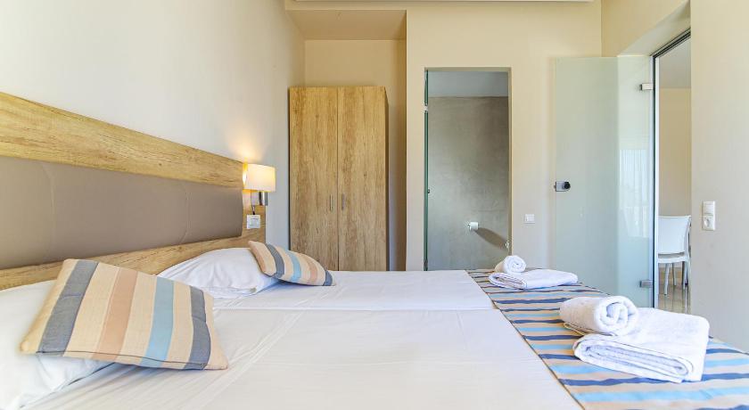 Image of Family Two-Bedroom Apartment with Sea View 15