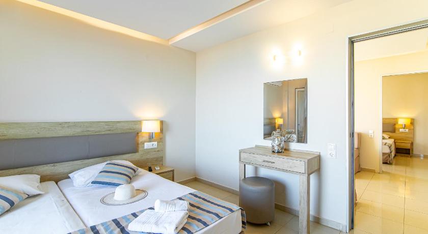 Image of Family Two-Bedroom Apartment with Sea View 6