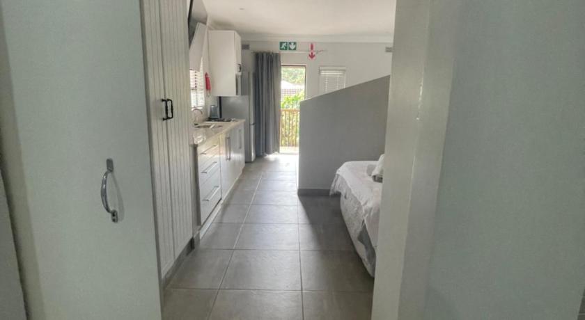 Guest house on Gillian Unit 6 photo