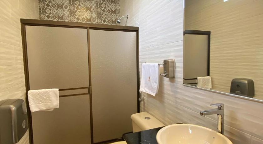 Hostal California Inn photo