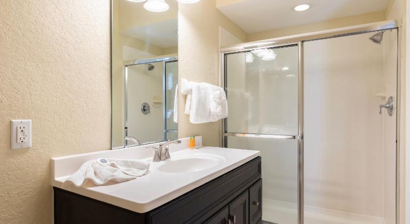 Image of Luxury Three-Bedroom Townhouse 2
