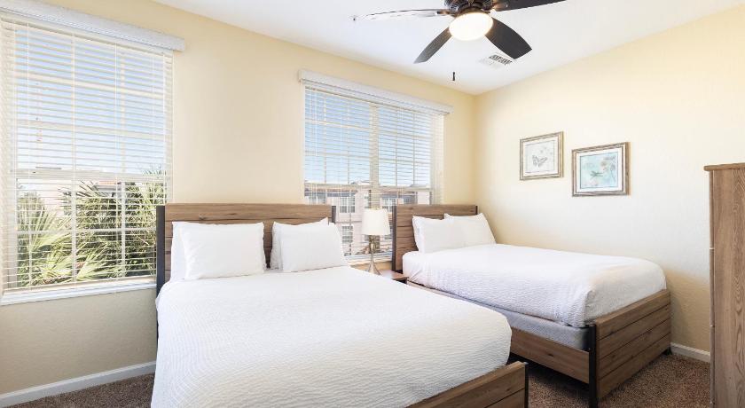 Image of Luxury Three-Bedroom Townhouse 6