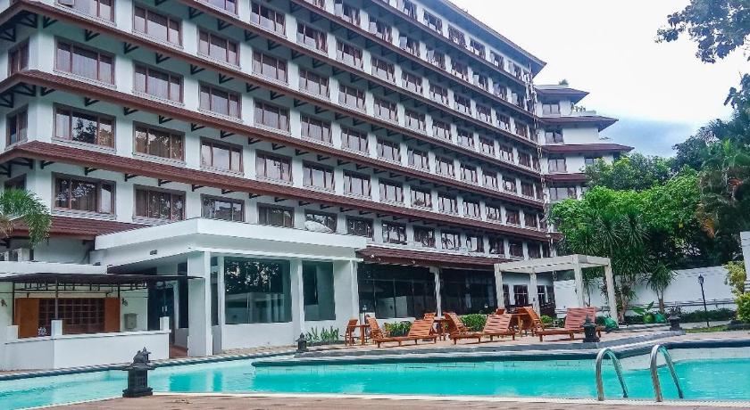 Swimming pool, Grand Quality Hotel in Yogyakarta