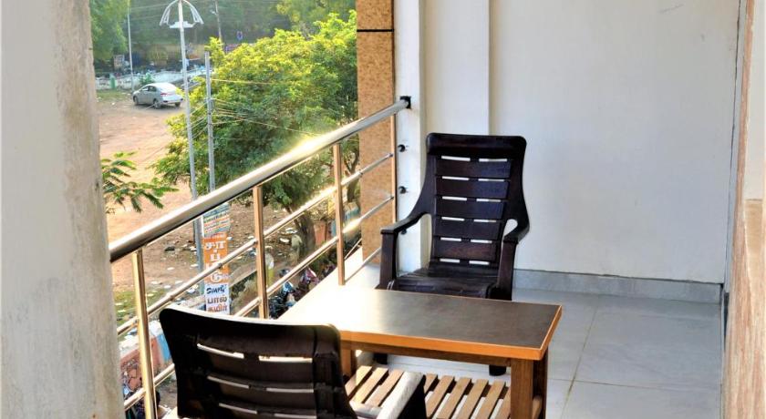 Srirathna Temple View Inn - image 6