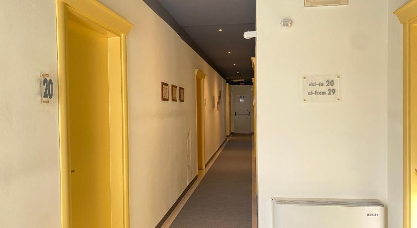 Hotel Estee photo