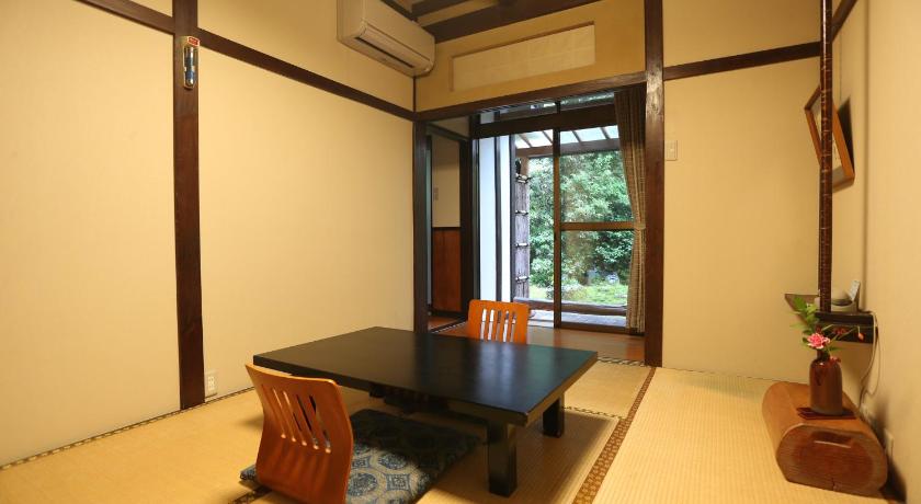 Image of Standard Japanese Twin 1