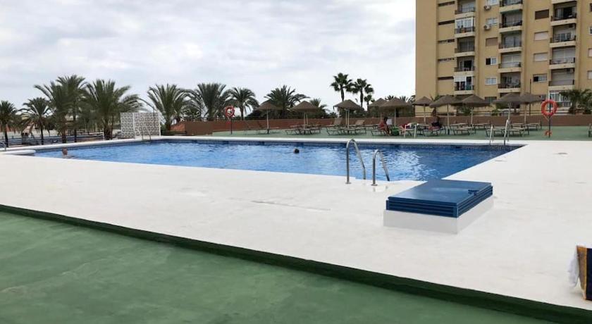 Piscina - 1ª linea de playa Puerto Deportivo