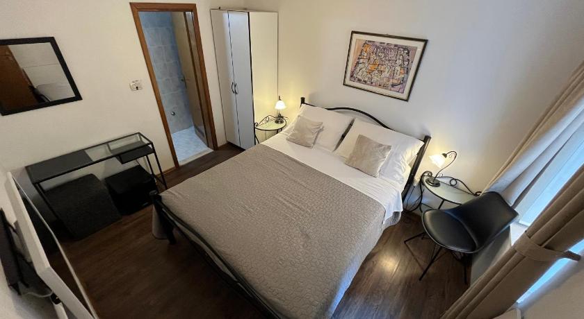 Katarina Old town doublebed room photo