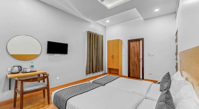 UPAR Hotels - T Nagar photo