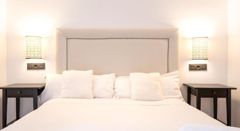 Alcazar Santa Cruz Pool Villa - image 3