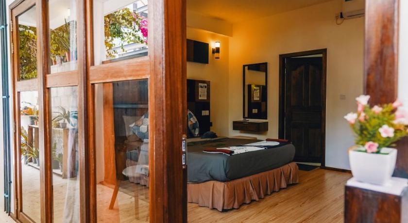 몰디브 아일랜드 Rasdu View Inn 5성급 호텔 로비